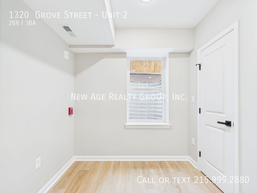 Building Photo - 1320 Grove St