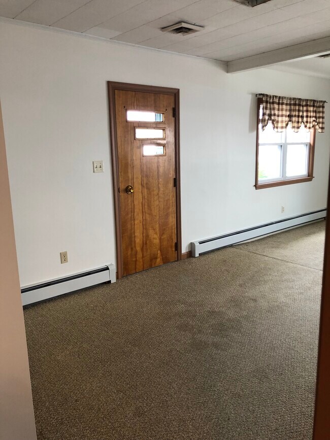 Building Photo - 223 Spring Garden St