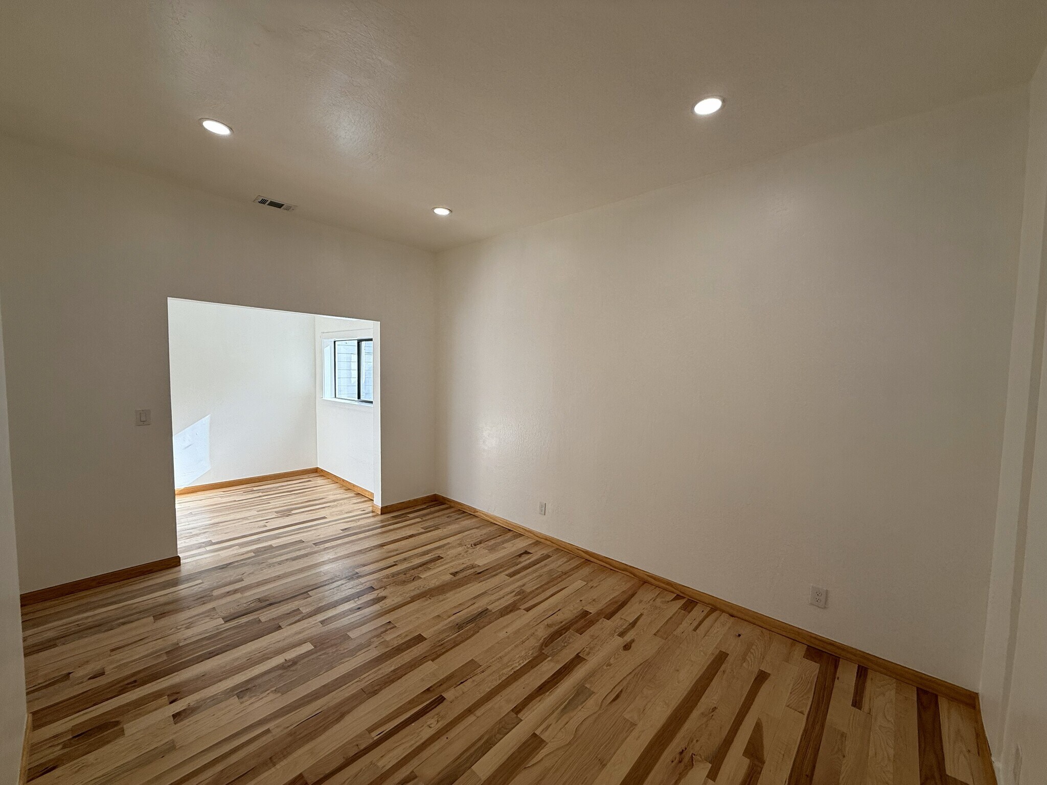 Building Photo - 1921 Harmon St