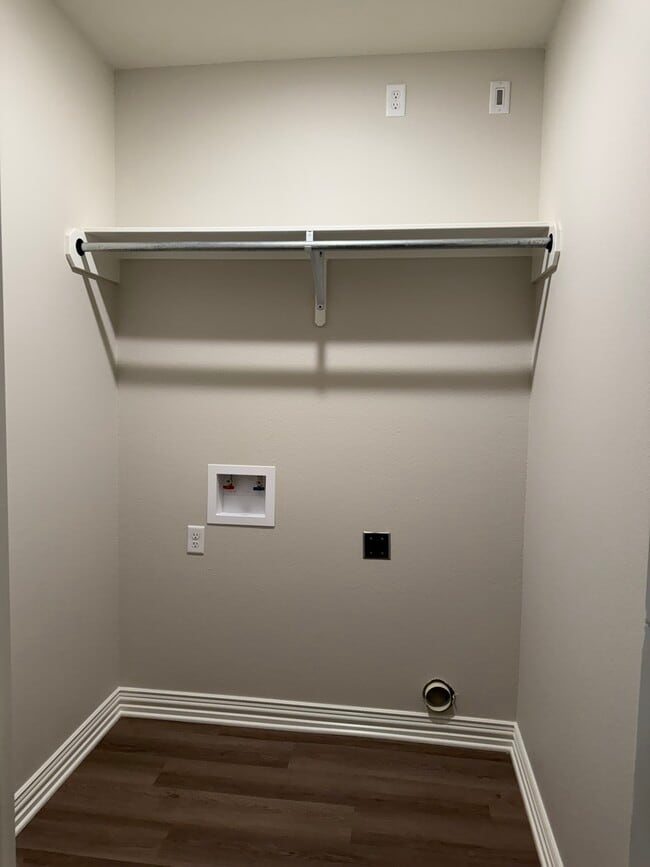 Building Photo - 1416 Page Vly Cir