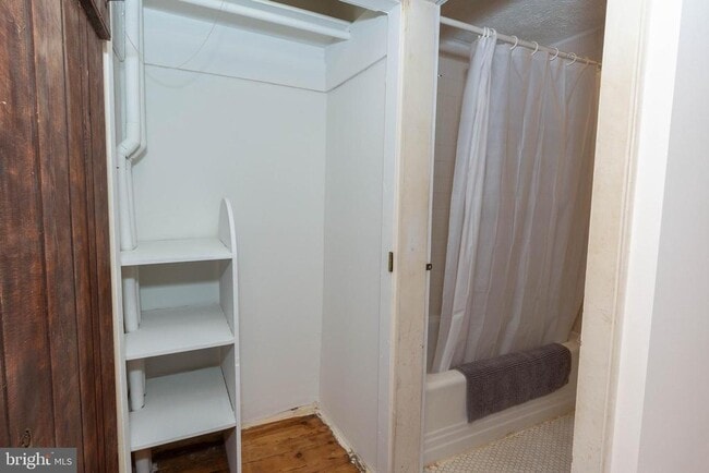 Building Photo - 562 Smithfield Ln