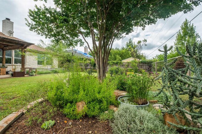 Building Photo - 16853 Tortoise St
