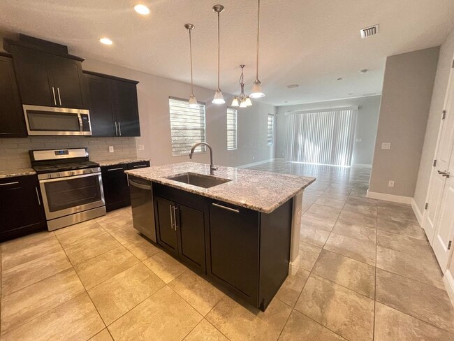 Building Photo - 2981 Casterton Dr