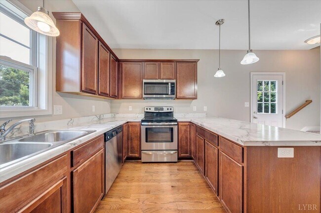 Building Photo - 109 Red Maple Ct