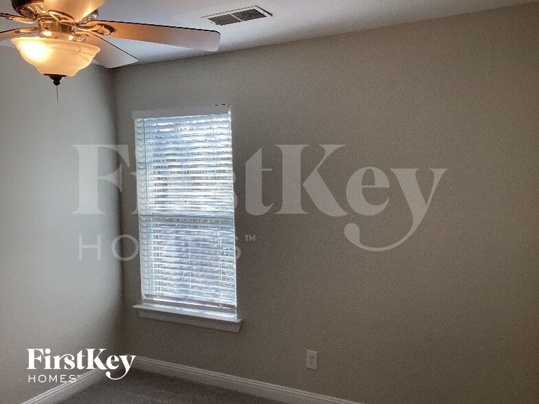 Building Photo - 7142 Riverfront Dr