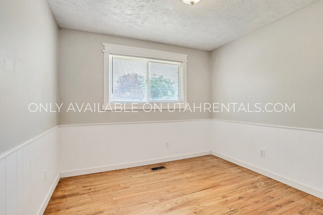Building Photo - 1671 E 7080 S