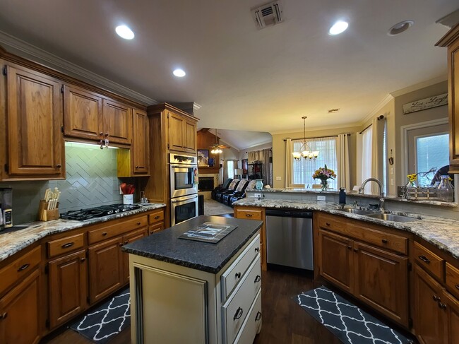 Building Photo - 413 Hamptonridge Rd
