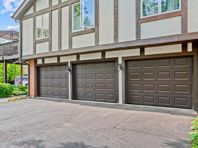 Building Photo - 1068 Shermer Rd