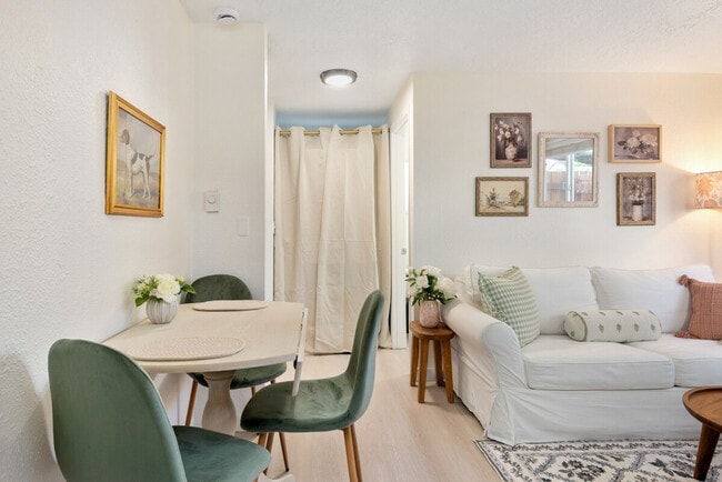 Building Photo - 838 SE Tacoma St