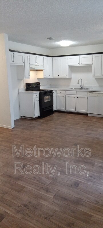 Primary Photo - 241 S New Hope Rd