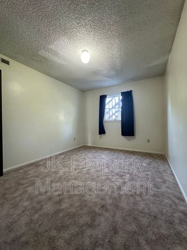 Building Photo - 1815 8th Ave N