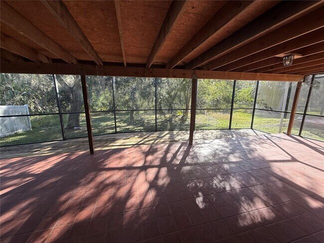 Building Photo - 1976 Willow Wood Dr