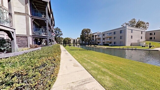 Building Photo - 1 Bedroom ~ Live in the Heart of South Coa...