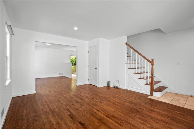 Building Photo - Lakeside Drive HOA