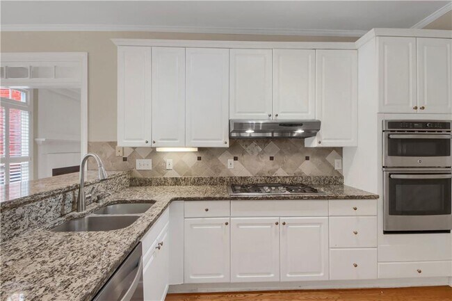 Building Photo - 312 Declaire Way NE