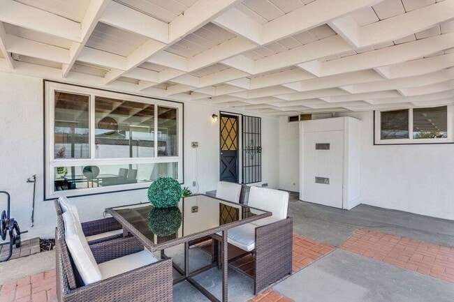 Building Photo - 36182 Magellan Dr
