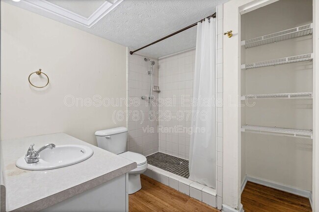 Building Photo - 4149 Oak Ferry Dr NE