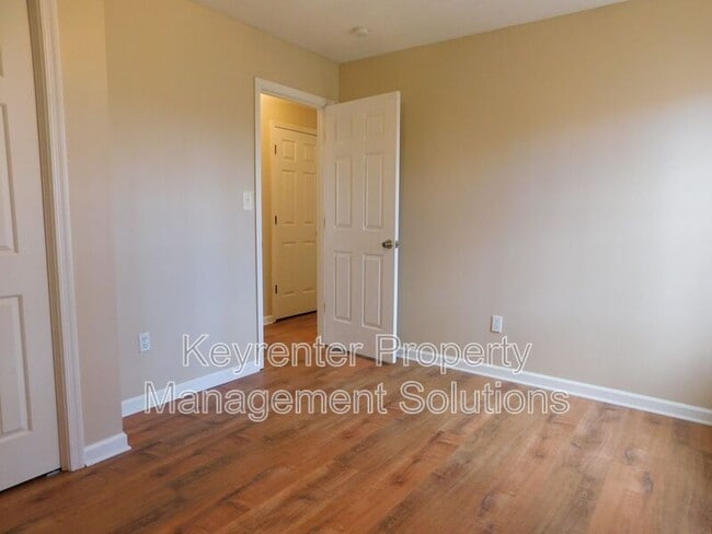 Building Photo - 1605 4th St