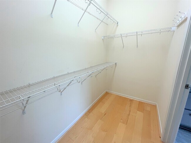 Building Photo - 3010 Calvert Crossing Ct