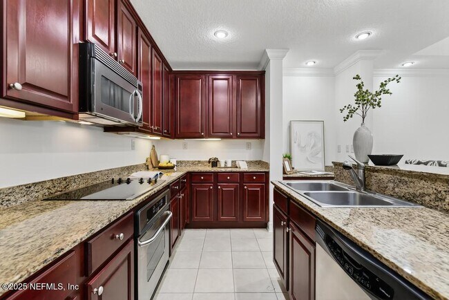 Building Photo - 4300 S Beach Pkwy