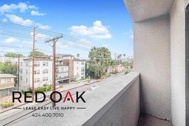 Building Photo - 4651 Cahuenga Blvd