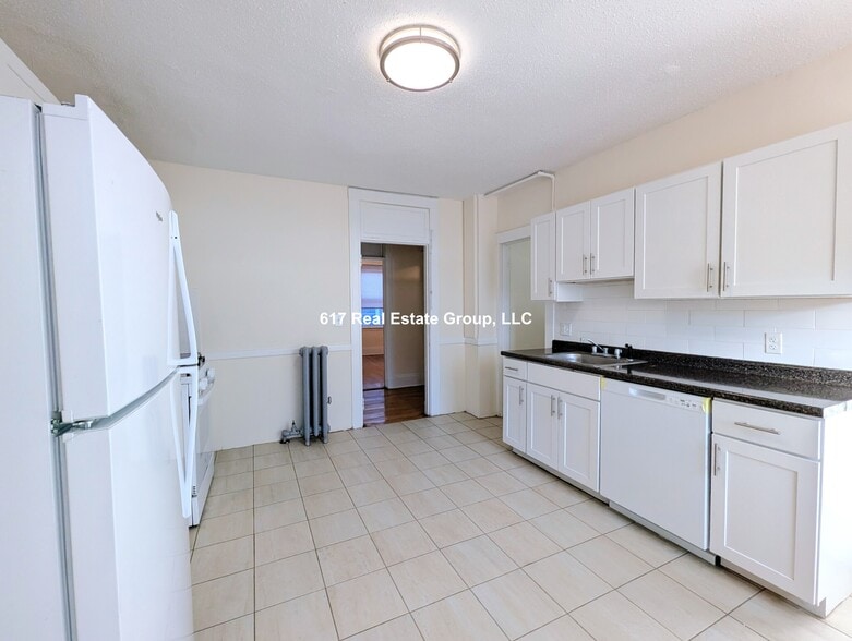 Building Photo - 8 Barrows St