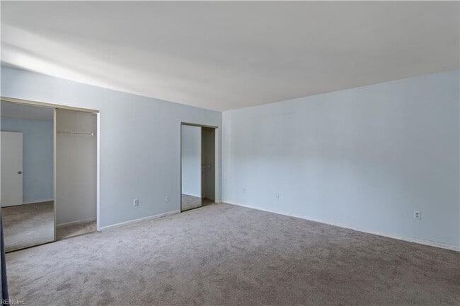 Building Photo - 636 Ocean Lakes Dr