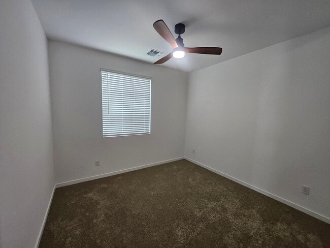 Building Photo - 548 Fremont Pass