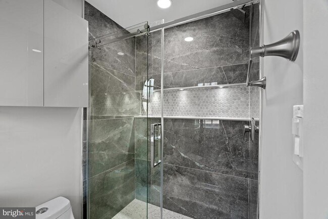 Building Photo - 415 City Ave