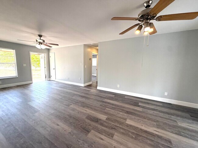 Building Photo - 16394 Pimlico Dr E