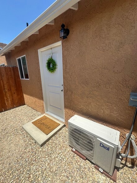 Primary Photo - 1545 N 5th Pl