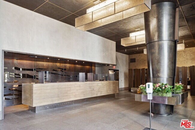 Building Photo - 1755 Ocean Ave