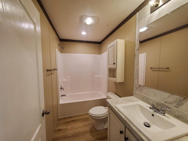 Building Photo - 47 Canal Dr