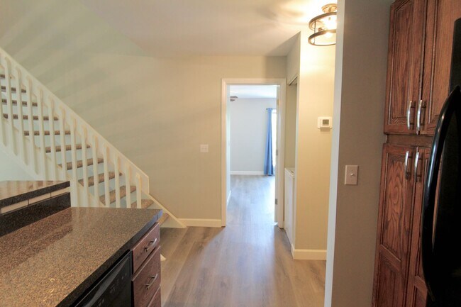 Building Photo - 1348 Hunters Rd