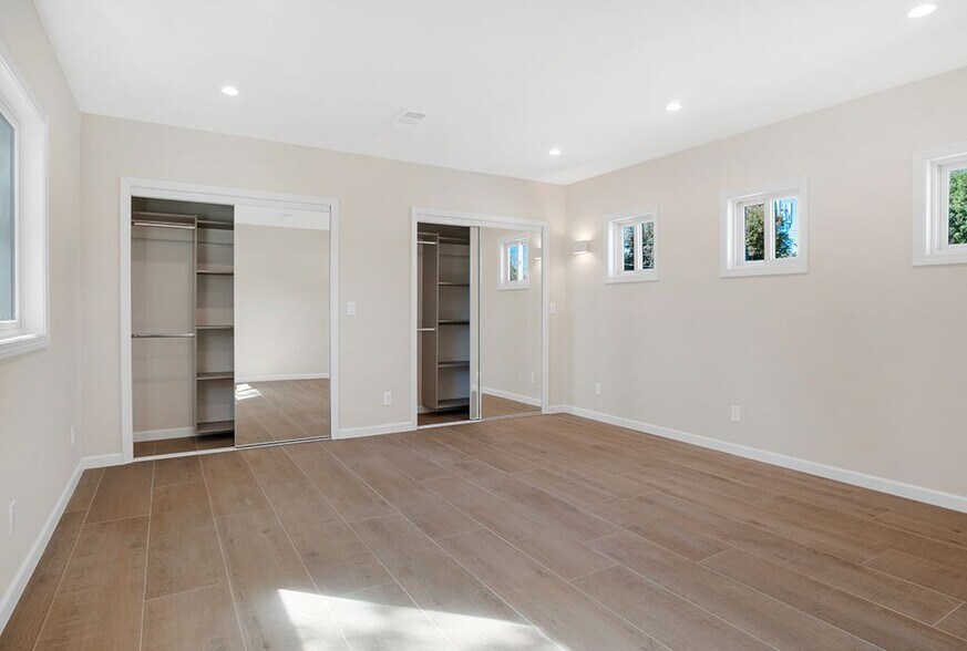 Building Photo - 7635 Fallbrook Ave