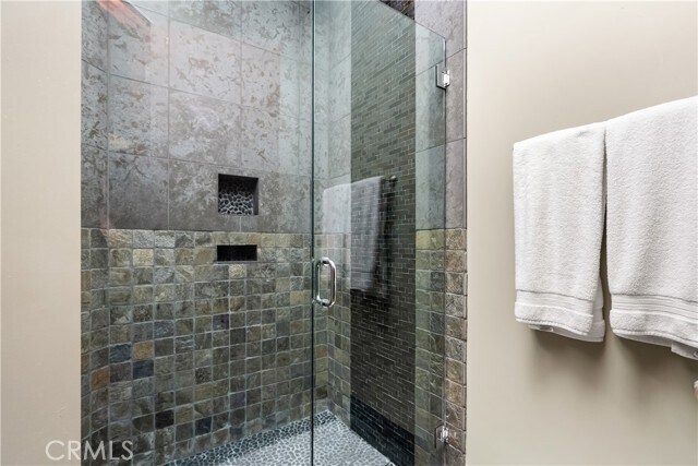 Building Photo - 68 Royal St Georges Way