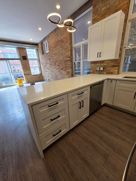 Kitchen - 1549 N Milwaukee Ave