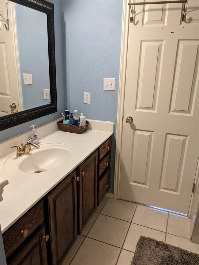 Building Photo - 4501 Whispering Valley Dr