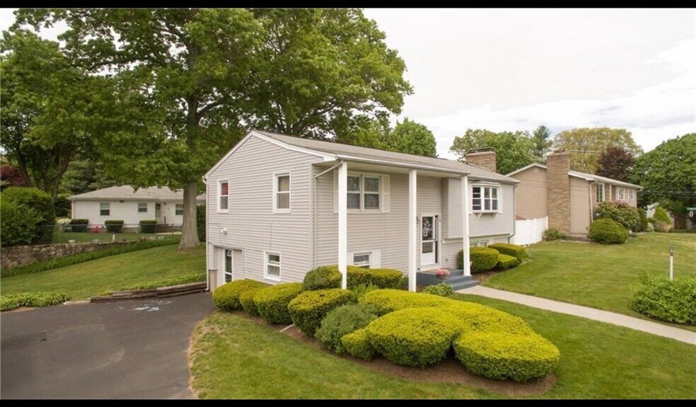 Building Photo - 18 Candlewood Dr