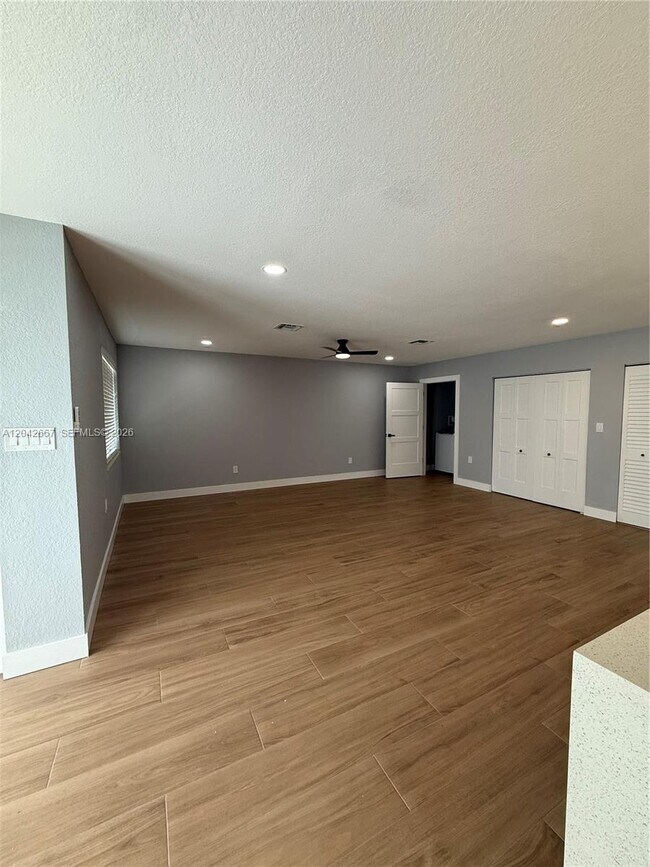 Building Photo - 311 NW 33rd Terrace