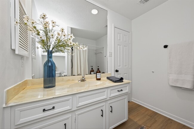 Building Photo - 3815 Brook Shadow Dr