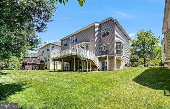 Building Photo - 2732 Lightfoot Dr