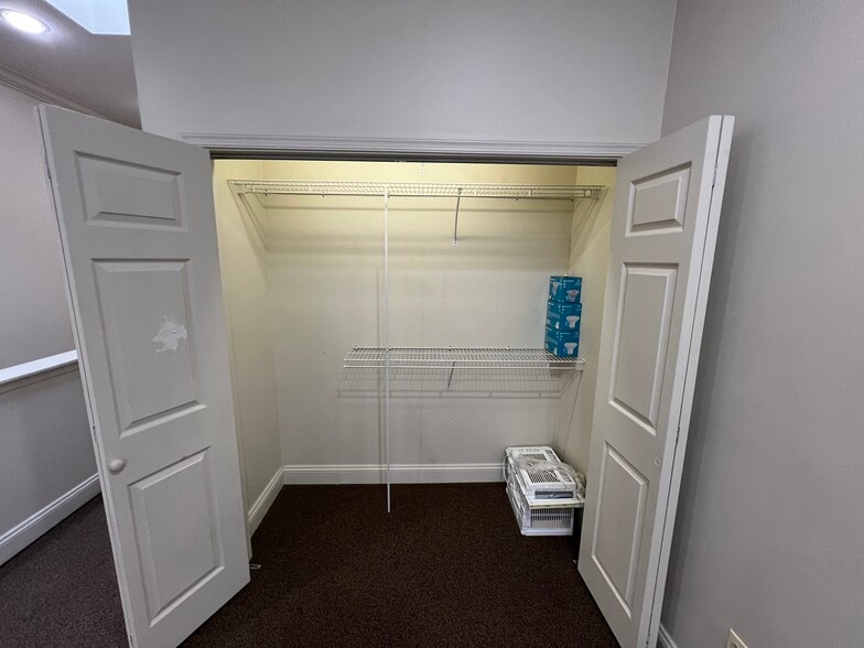 Building Photo - 3129 Eastern Ave