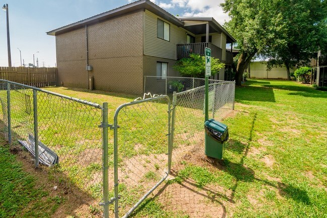 Building Photo - Atwood Oaks Apartments