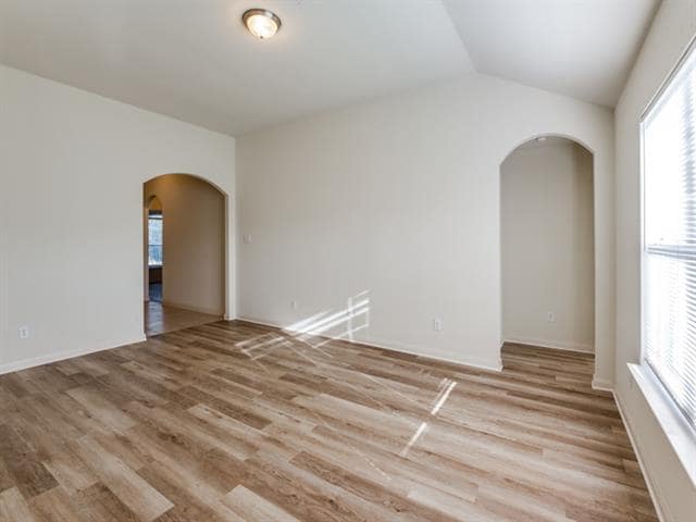 Building Photo - 219 Magnolia Dr