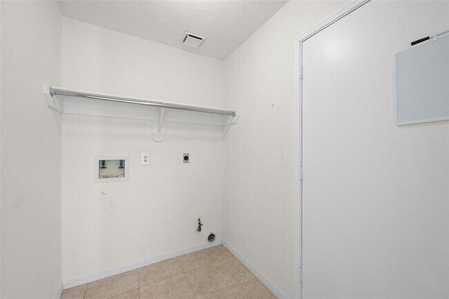 Building Photo - 17402 Eastwood Cir