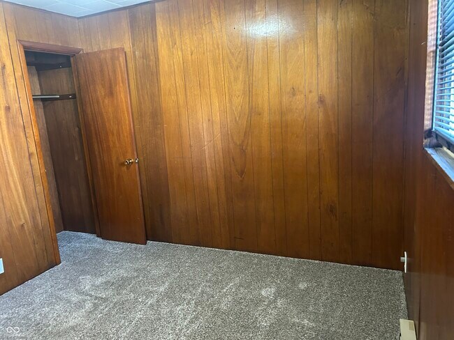 Building Photo - 511 S Maple St