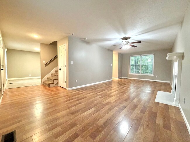 Building Photo - 1909 Needmore Rd