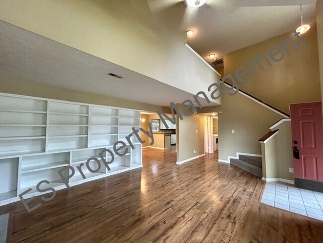 Building Photo - Wonderful 3 Bedroom 2.5 Bathroom Two Story...