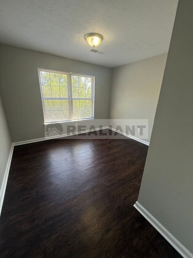 Building Photo - 118 Maple Leaf Ln